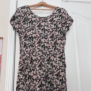 Vintage 90s short sleeved floral knee length dress